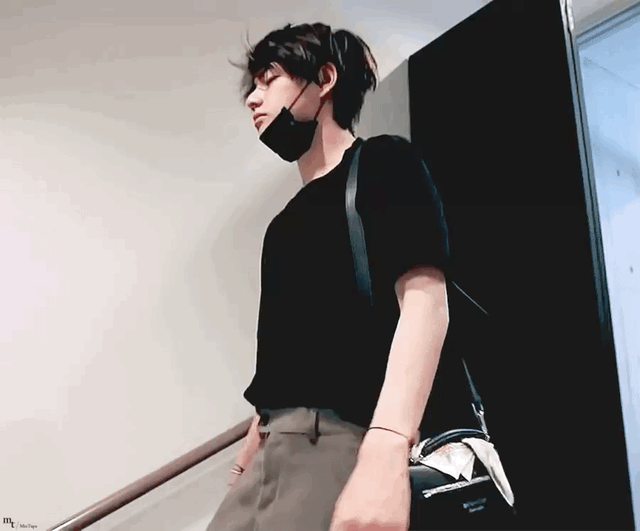 C374EEF4-E828-4283-8534-79821F2B1935