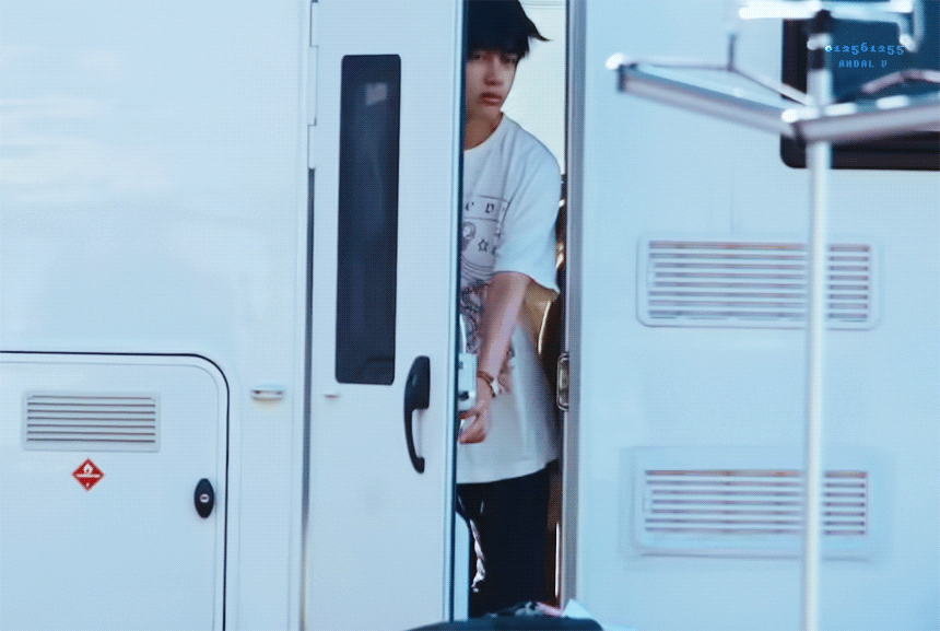 C86CEC10-D853-4BAC-99CB-D06590DA3AD8