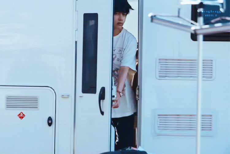 C86CEC10-D853-4BAC-99CB-D06590DA3AD8